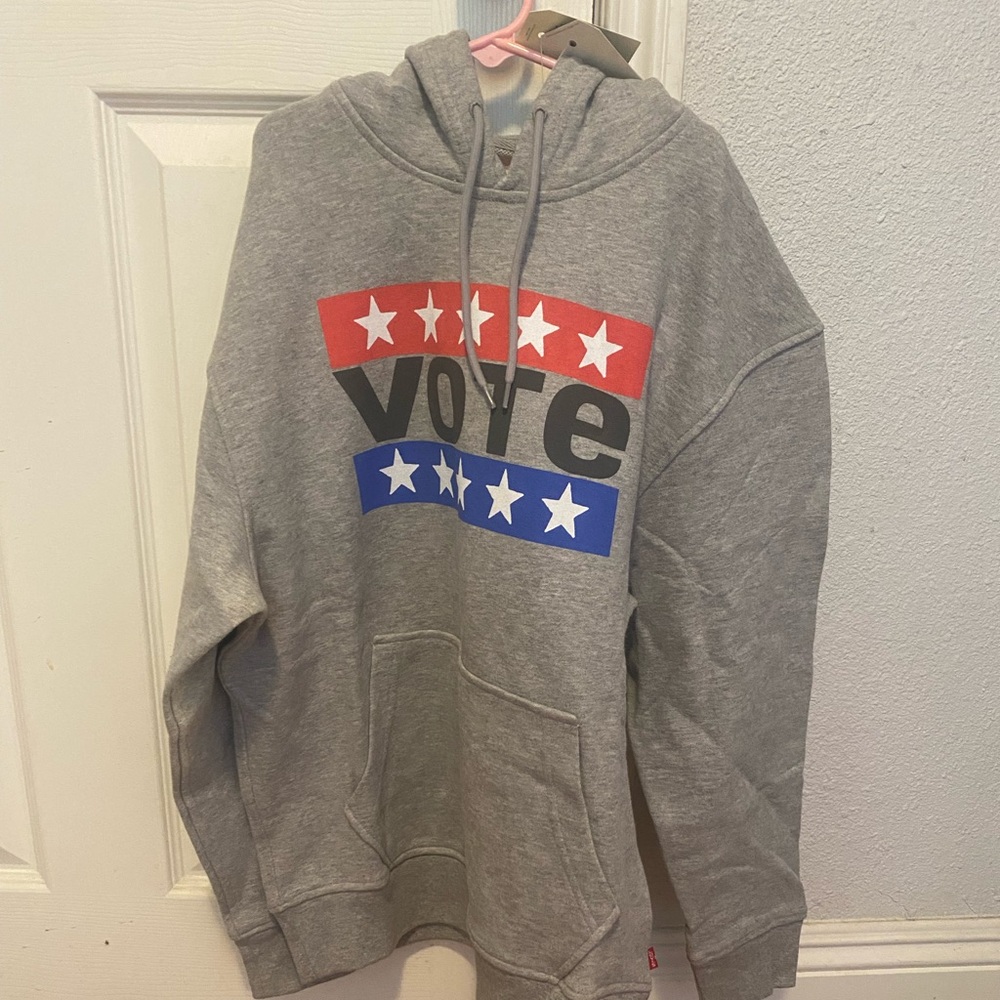 Men’s XS Levi’s Hooded sweatshirt “VOTE”